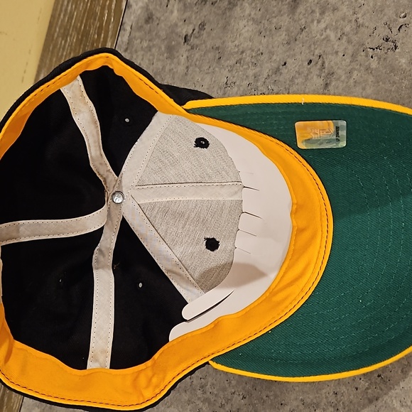 Hat - Picture 2 of 4